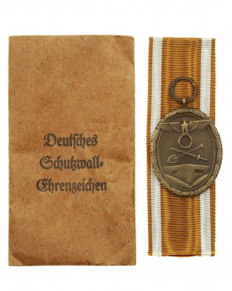 © DGDE GmbH - West Wall Medal with Paper Pocket of Issue